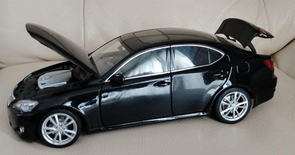 【送料無料】 1/18ミニカー　レクサスIS350 Auto art 黒 中古