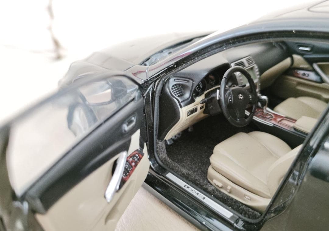 【送料無料】 1/18ミニカー　レクサスIS350 Auto art 黒 中古