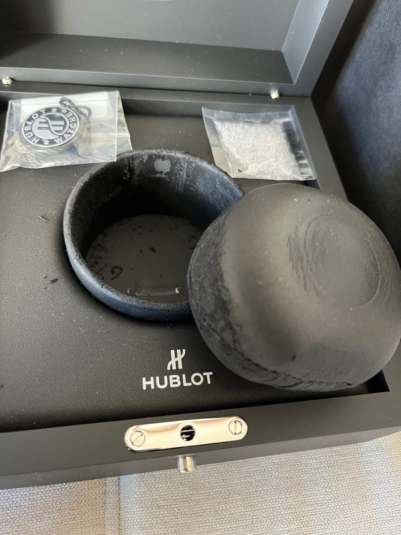 未使用品　HUBLOT クラシックフュージョン　521.NX.1171.RX