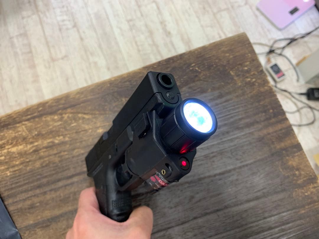 東京マルイ Glock 18Cレーザーサイト付き