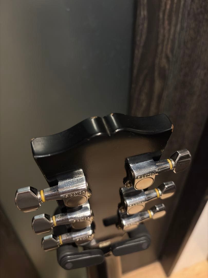 Edwards by ESP エドワーズ E-I-85LP