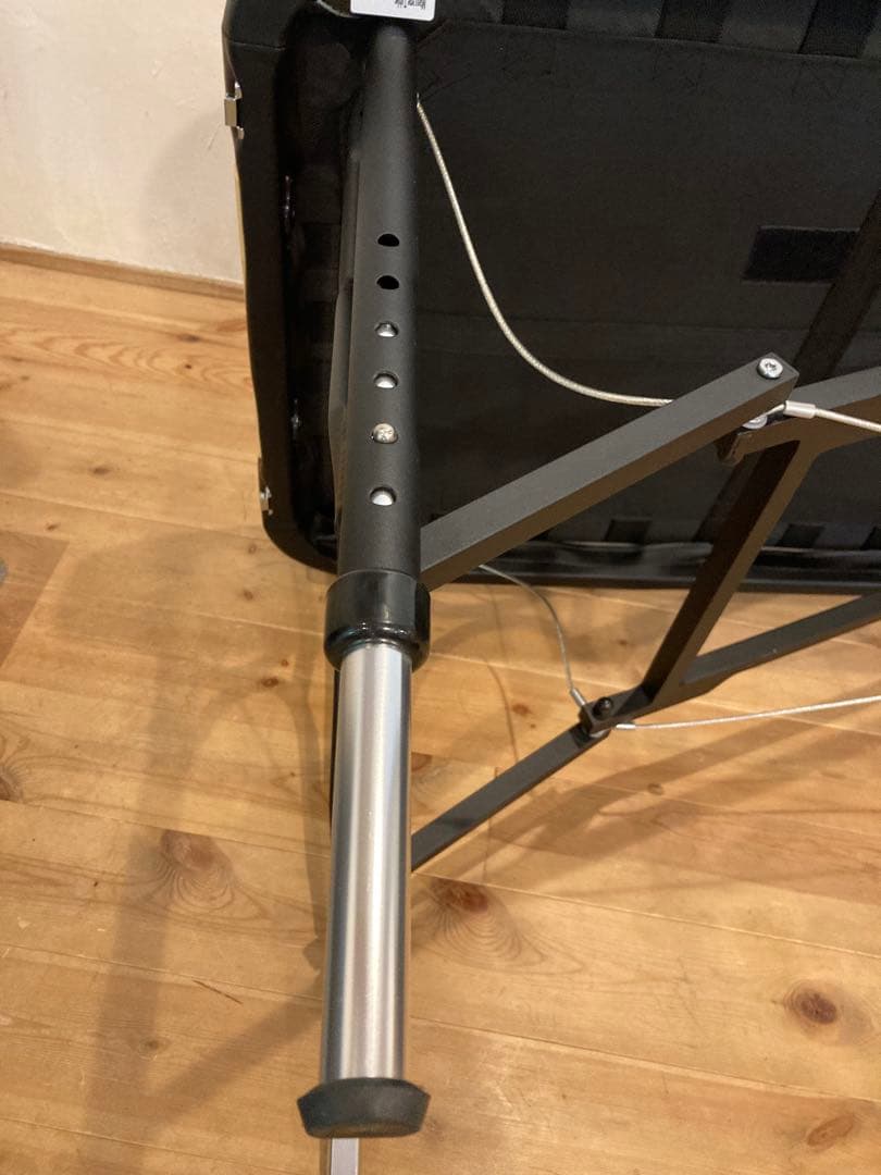 【美品】フォンタナ マッサージベッド クアトロ25 アームレスト付き