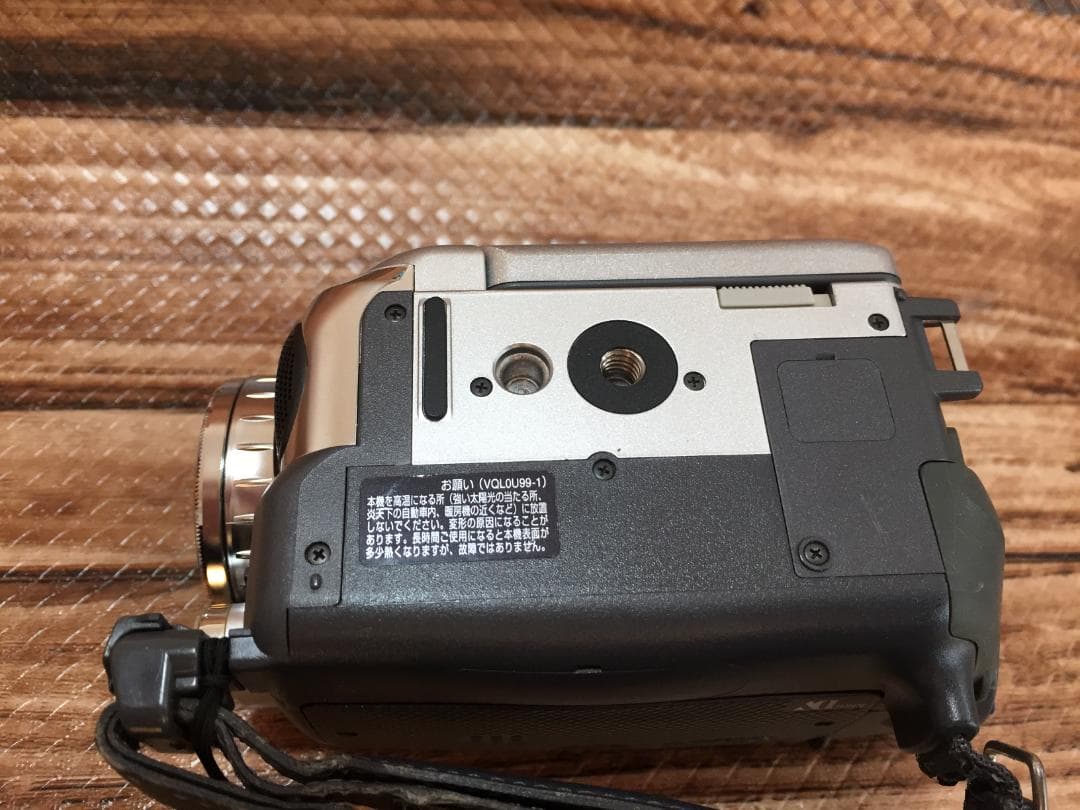 撮影再生ダビングOK　美品　Panasonic　NV-GS200　付属品あり