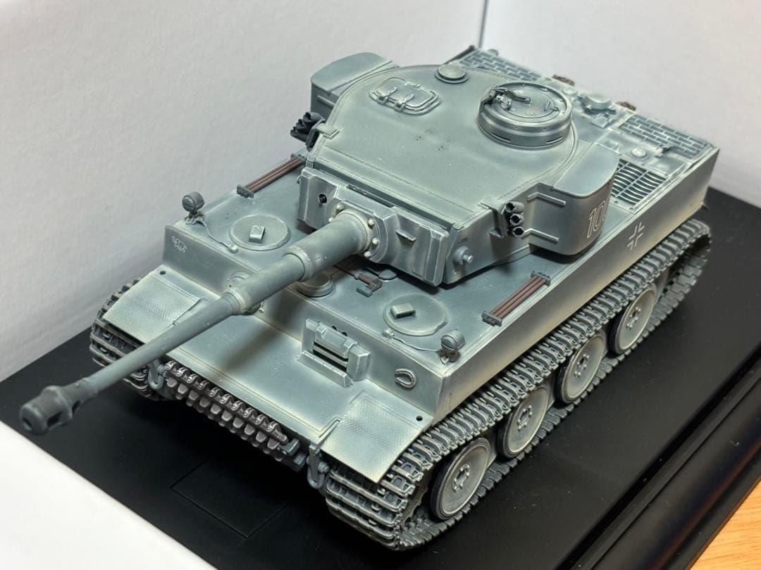 ドラゴン 1/35 ティーガーI 極初期型 第502重戦車大隊所属 100号車
