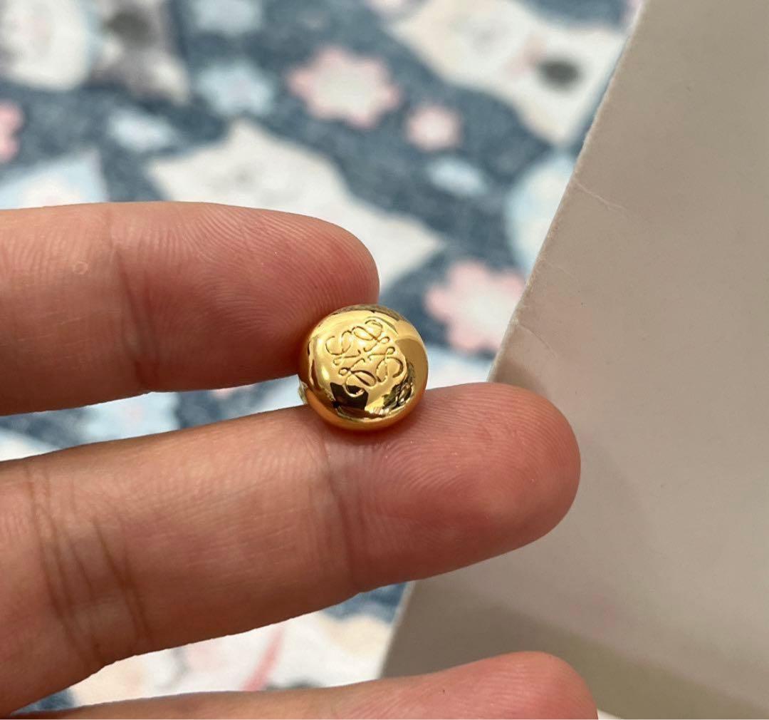 LOEWEアナグラム ぺブル スタッドピアス