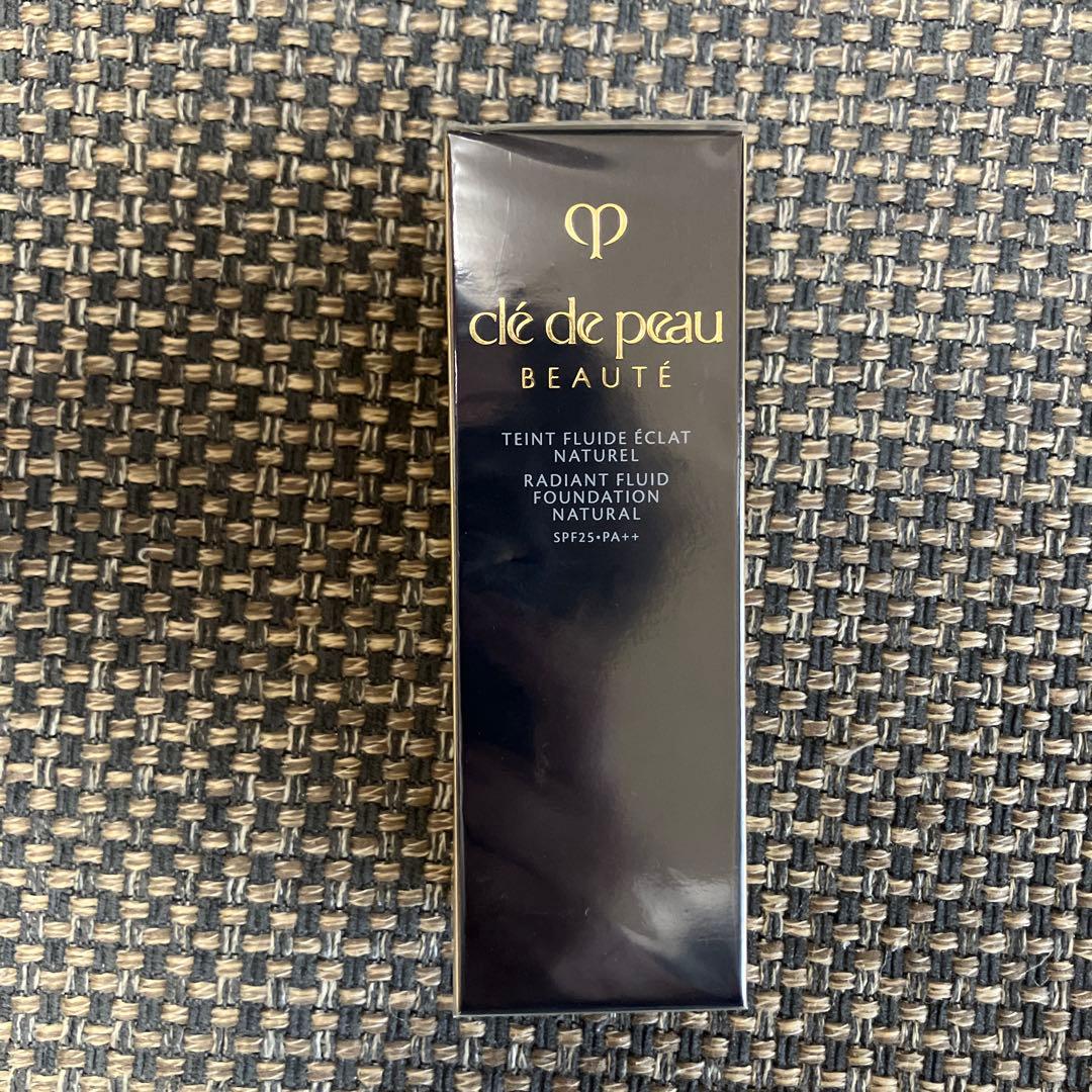 clé de peau リキッドファンデーション オークル00 35mL