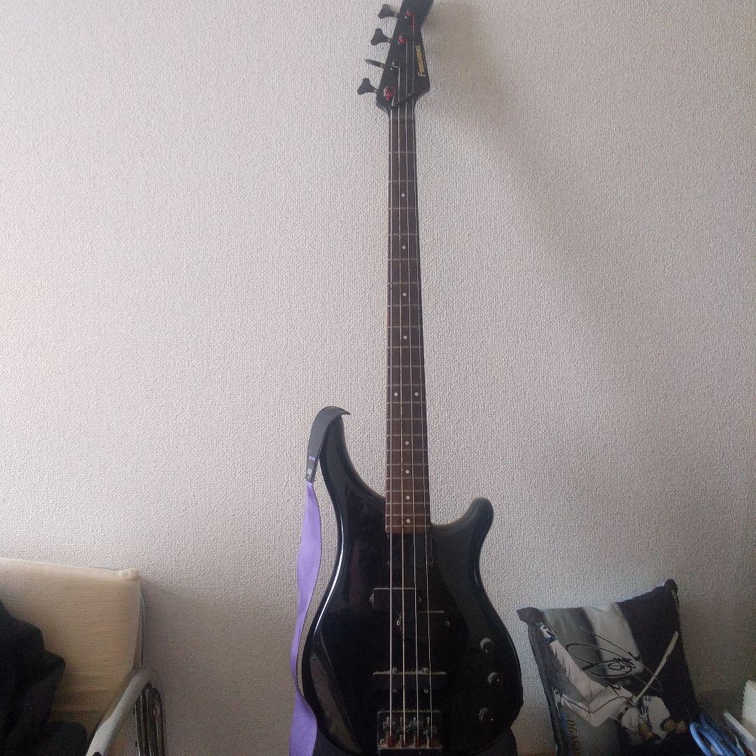 エレキベース ブラック & Vox アンプ