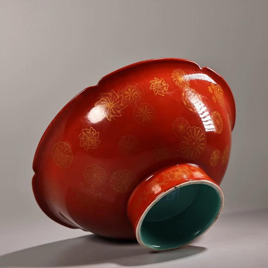 中国古美術・珍蔵七宝彩と粉彩・赤釉と描金磁器の碗・純手描き・箱付・置物・観賞皿