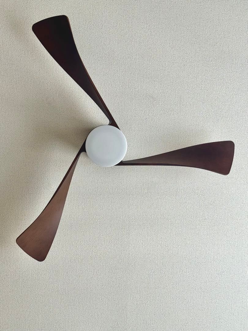 【24年購入】LOWYA シーリングファンライト 3枚羽根 ブラックウォルナット
