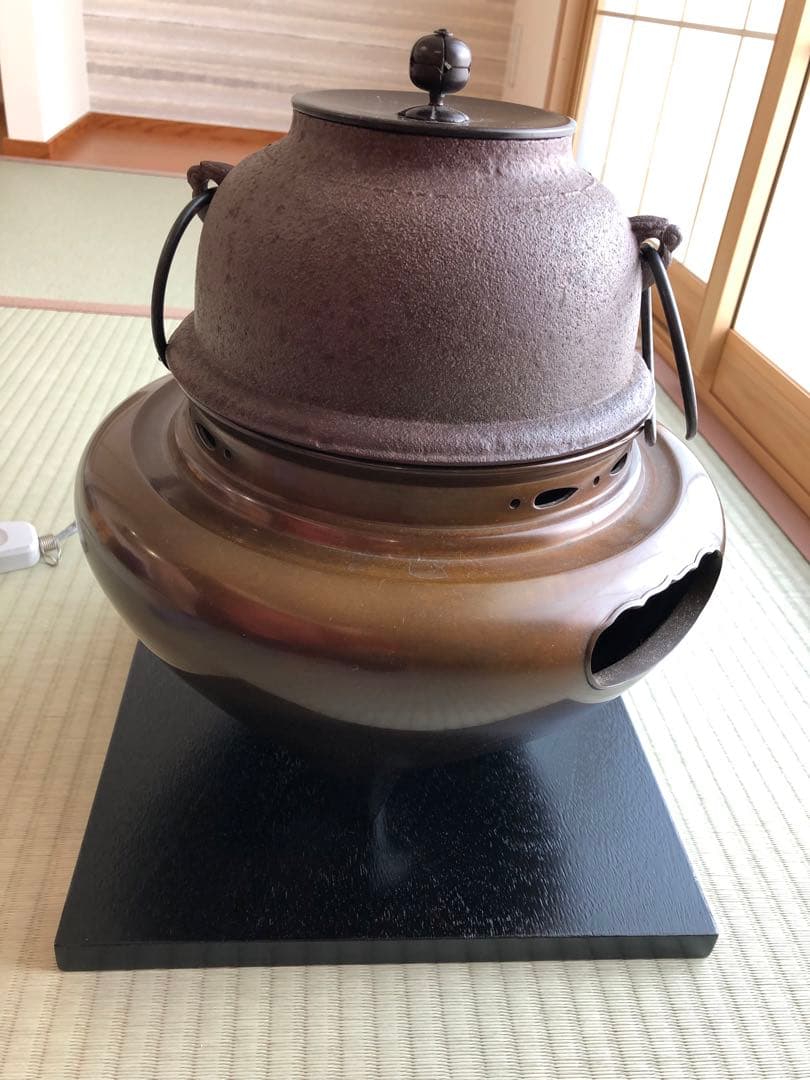 唐金朝鮮風炉　真型釜添　釜師高橋敬典　風炉師浄雲