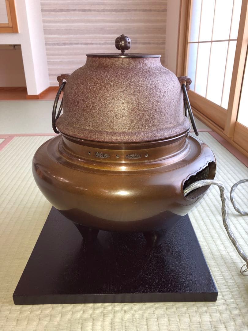 唐金朝鮮風炉　真型釜添　釜師高橋敬典　風炉師浄雲
