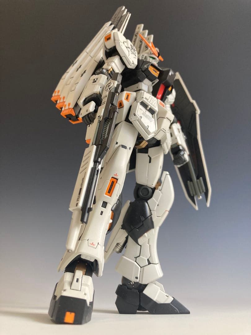 RGニューガンダム　完全塗装品　ガンプラ完成品