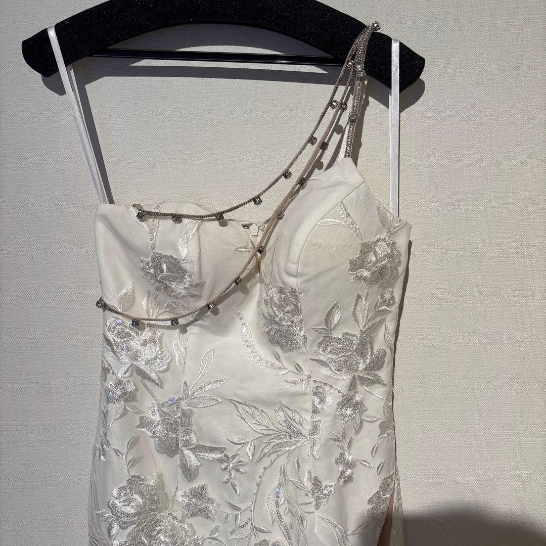 glossy アシンメトリービジューラインレースタイトミニドレス