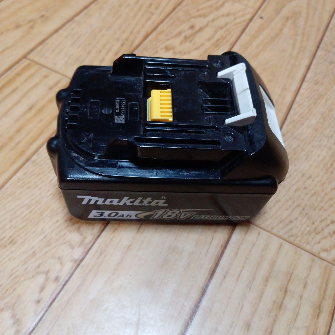 マキタ18V充電式クリーナーCL182FD 純正急速充電器、純正バッテリー付