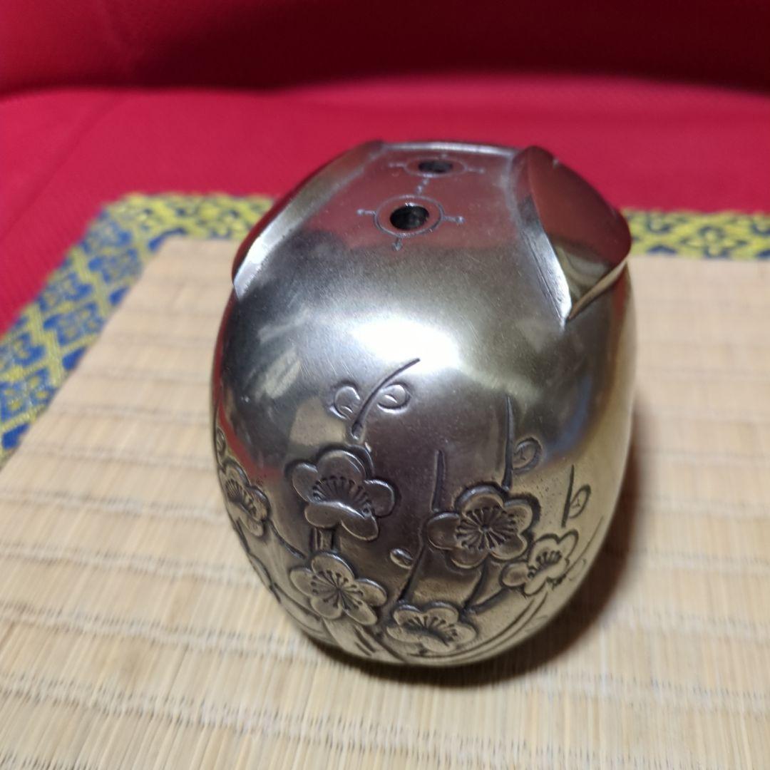 金属製 花柄彫刻兎型伏せ香炉、 置物、蓮田修吾郎刻