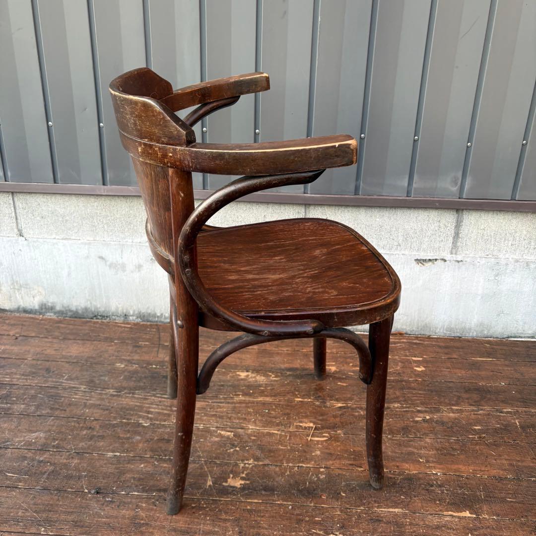 ②ルーマニア製 ヴィンテージ ベントウッドチェア アームチェア 曲木椅子 カフェ
