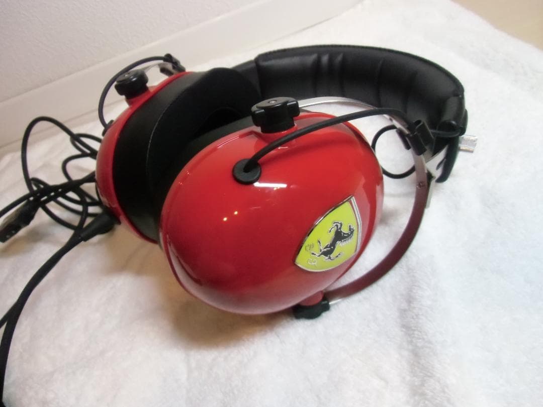 フェラーリ ゲーミングヘッドフォン THRUSTMASTER T.RACING