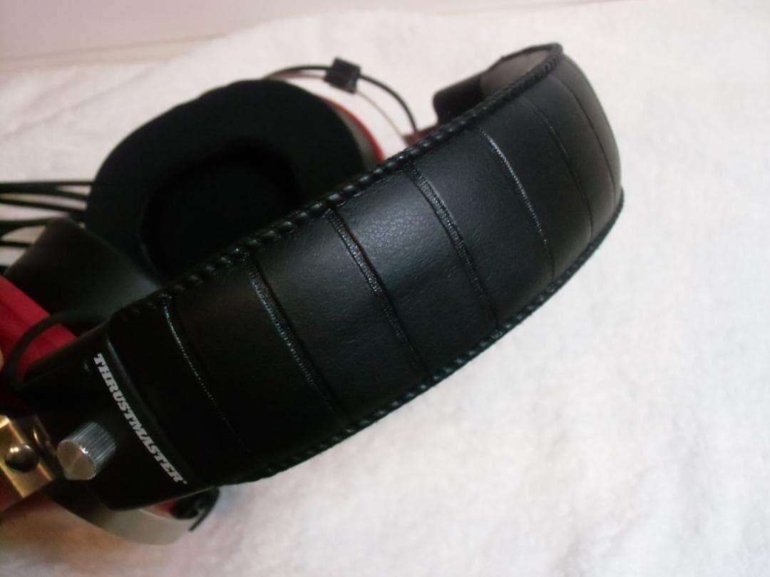 フェラーリ ゲーミングヘッドフォン THRUSTMASTER T.RACING