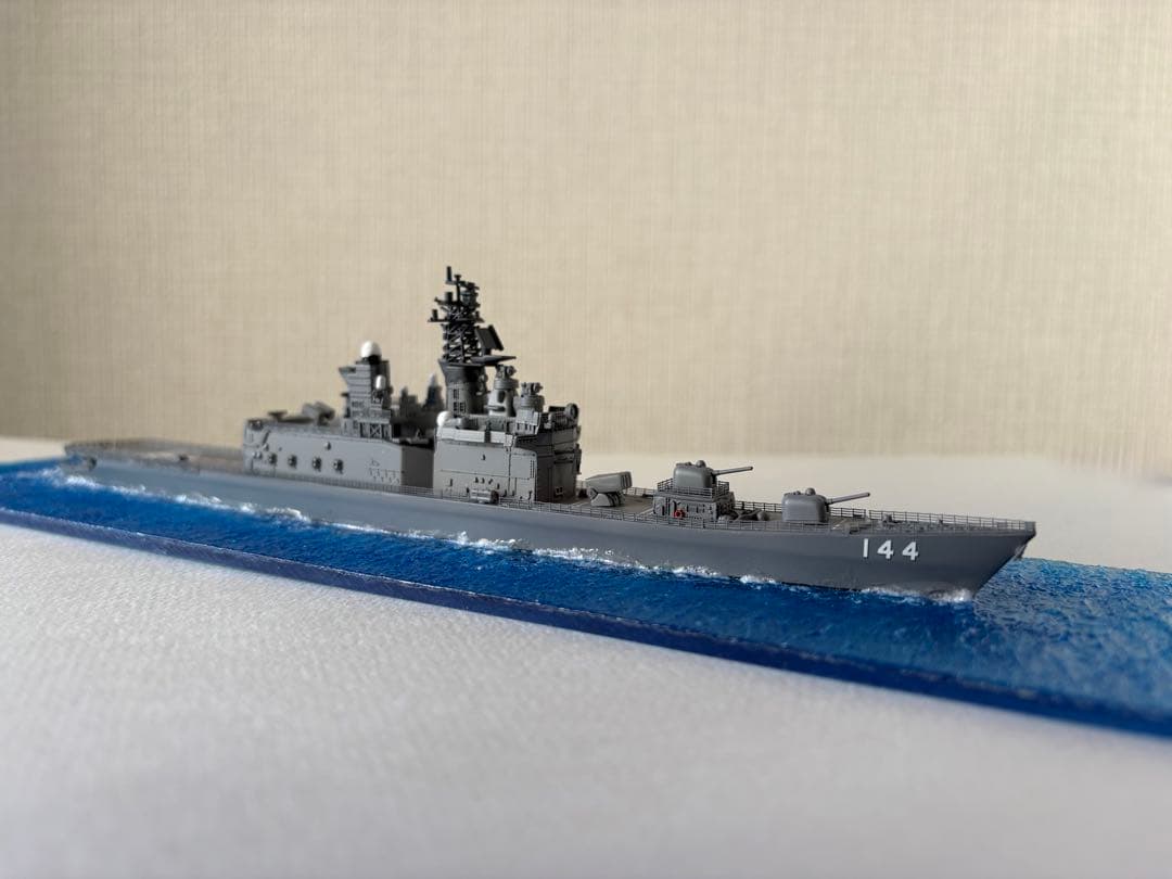 1/700 DDH-144 しらね型護衛艦二番艦くらま　全塗装　洋上ジオラマ