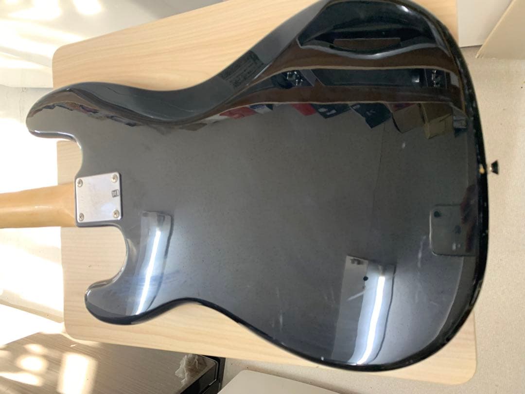 Squier Jazz Bass ブラック