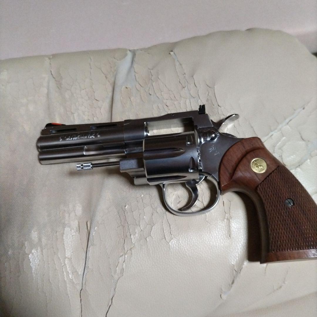 タナカワ−クスの357マグナム４インチコルトパイソンステンレスモデルモデルガン