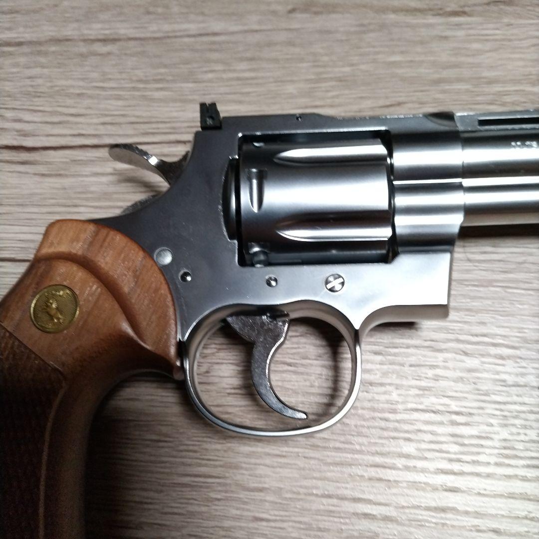 タナカワ−クスの357マグナム４インチコルトパイソンステンレスモデルモデルガン