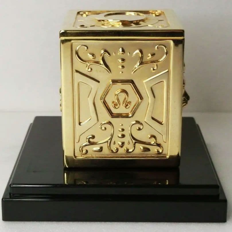 聖闘士星矢 レオ アイオリア 黄金聖衣箱 獅子座 黄金聖衣 ゴールドクロス