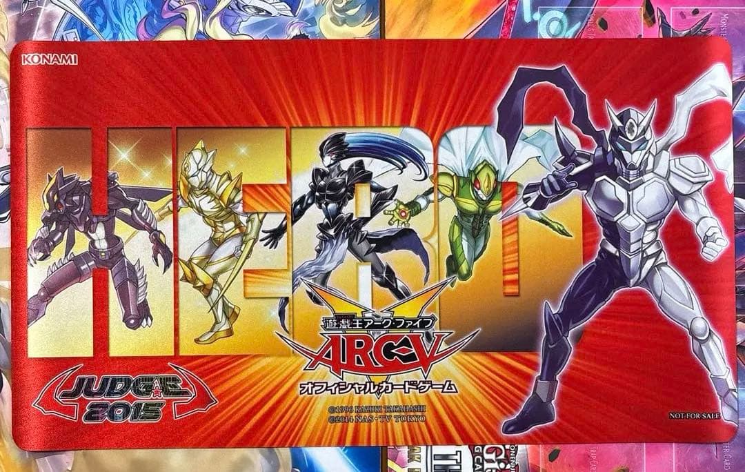遊戯王　2015 JUDGE プレイマット M・HERO E・HERO ケース付