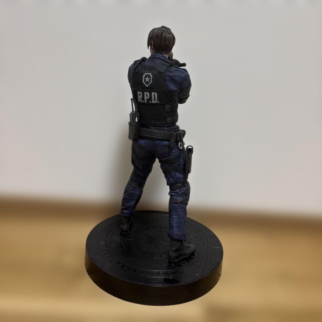 バイオハザードRE:2 コレクターズエディション同梱品 レオンケネディフィギュア