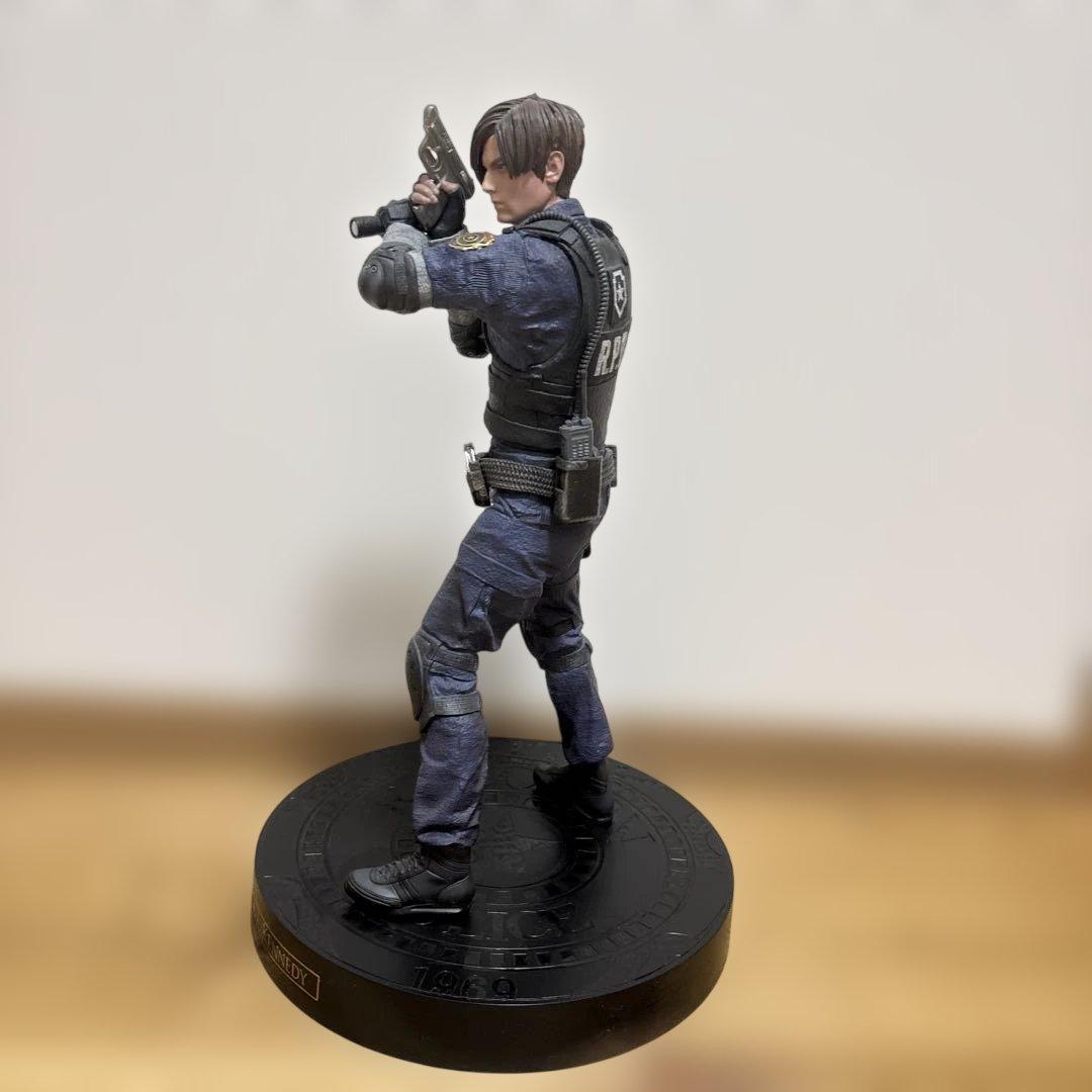 バイオハザードRE:2 コレクターズエディション同梱品 レオンケネディフィギュア