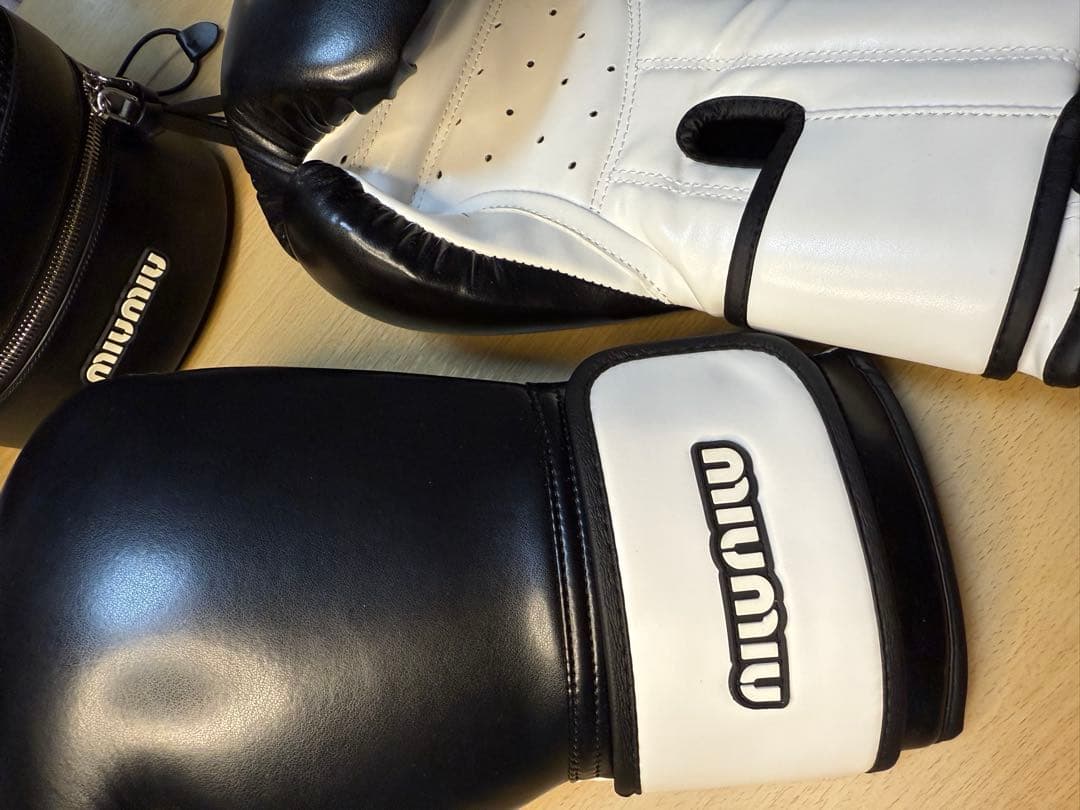 miumiu ミュウミュウ ボクシンググローブ 黒白 収納ケース付き