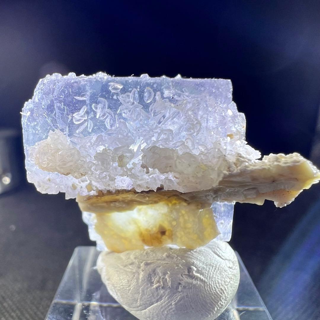 ヤオガンシャン　極めてライトブルー　ほとんどクリアなフローライト