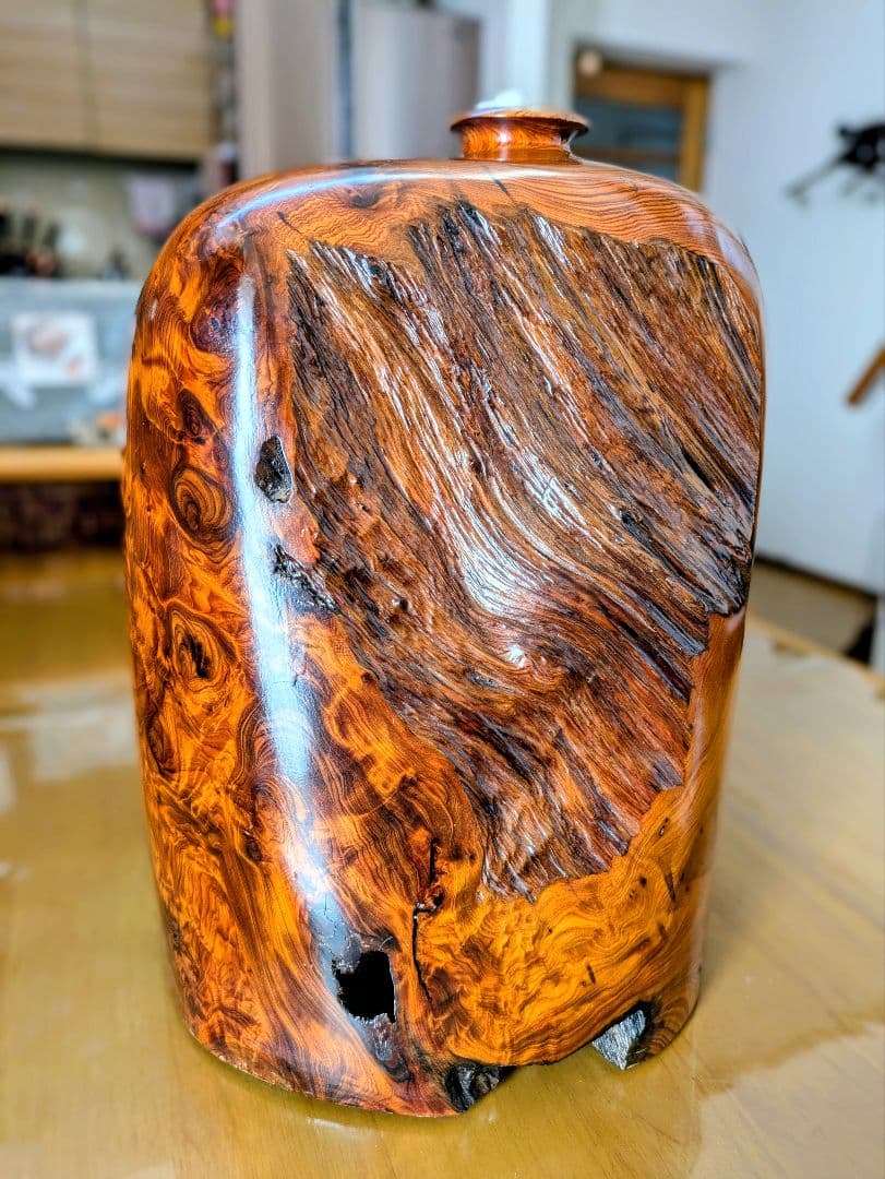 屋久杉　飾り壺