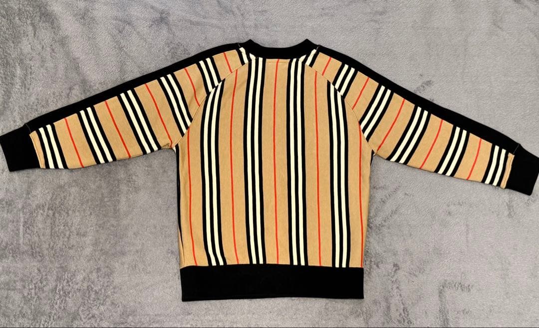 【美品】Burberry childrens スウェット 116/6y