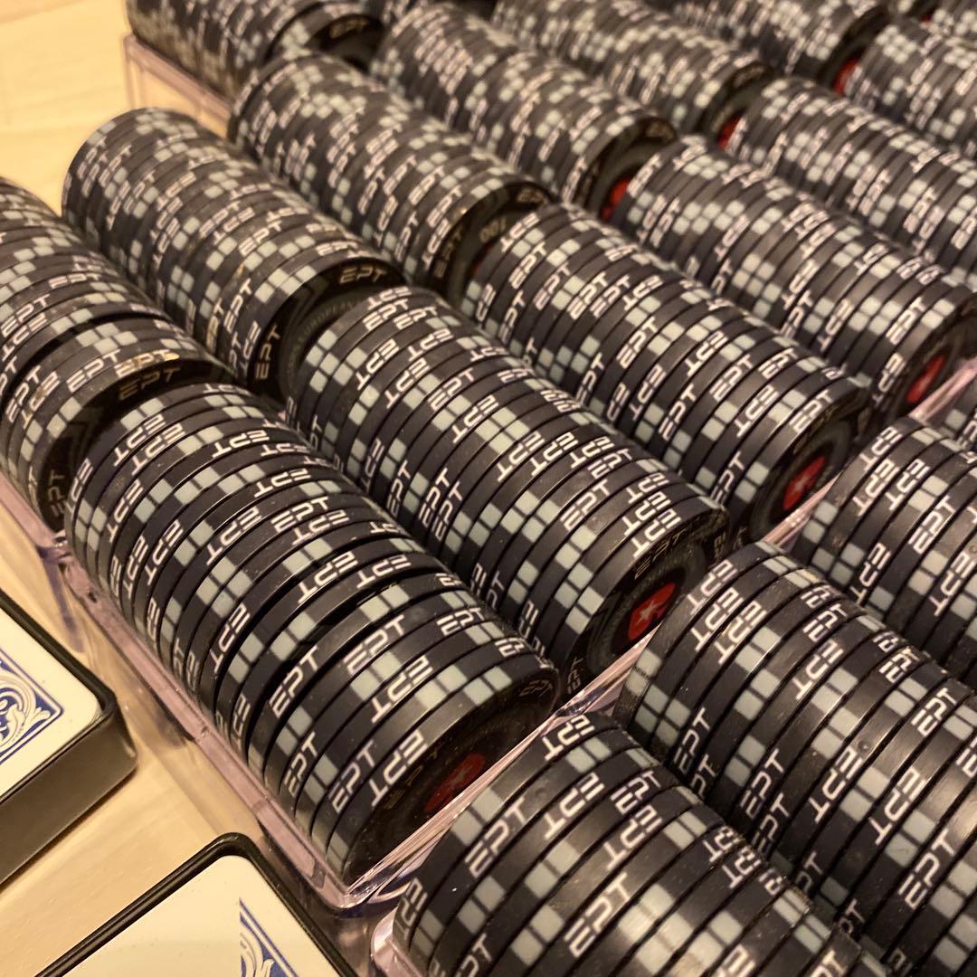 EPTポーカーチップ約900枚＋COPAGトランプ2個セット