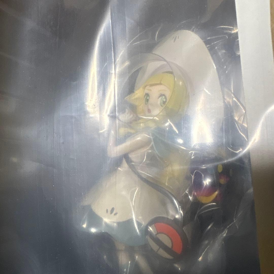 再販版　新品未開封 リーリエ&コスモッグ フィギュア