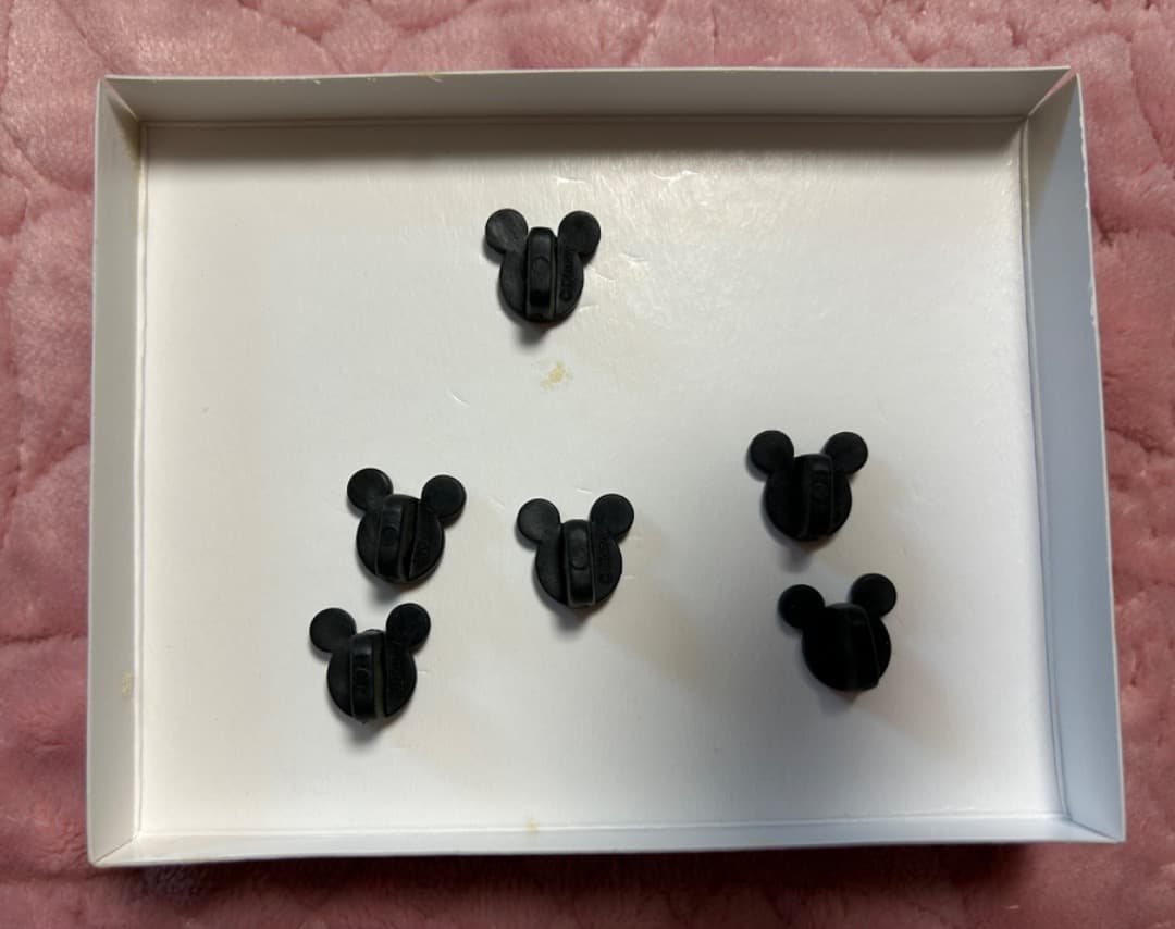 ディズニーモール　スティッチ　ピンバッジ　LE250