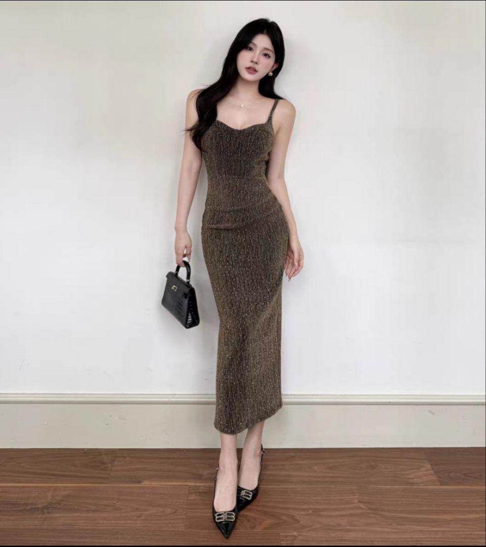 ホルターネックドレス　ミディ丈　ドレス　キャバドレス　白　タイト 上品