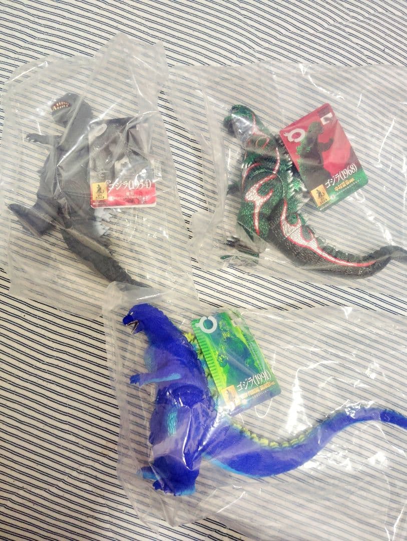 ゴジラザアート　ムービーモンスター ゴジラ　ソフビ　フィギュア 3体セット