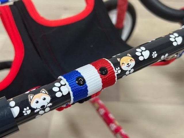 犬の車椅子、柴犬用４輪車、犬用車椅子