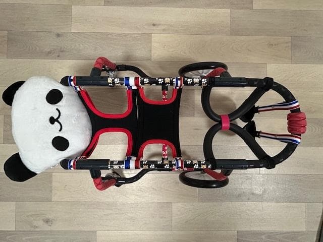 犬の車椅子、柴犬用４輪車、犬用車椅子