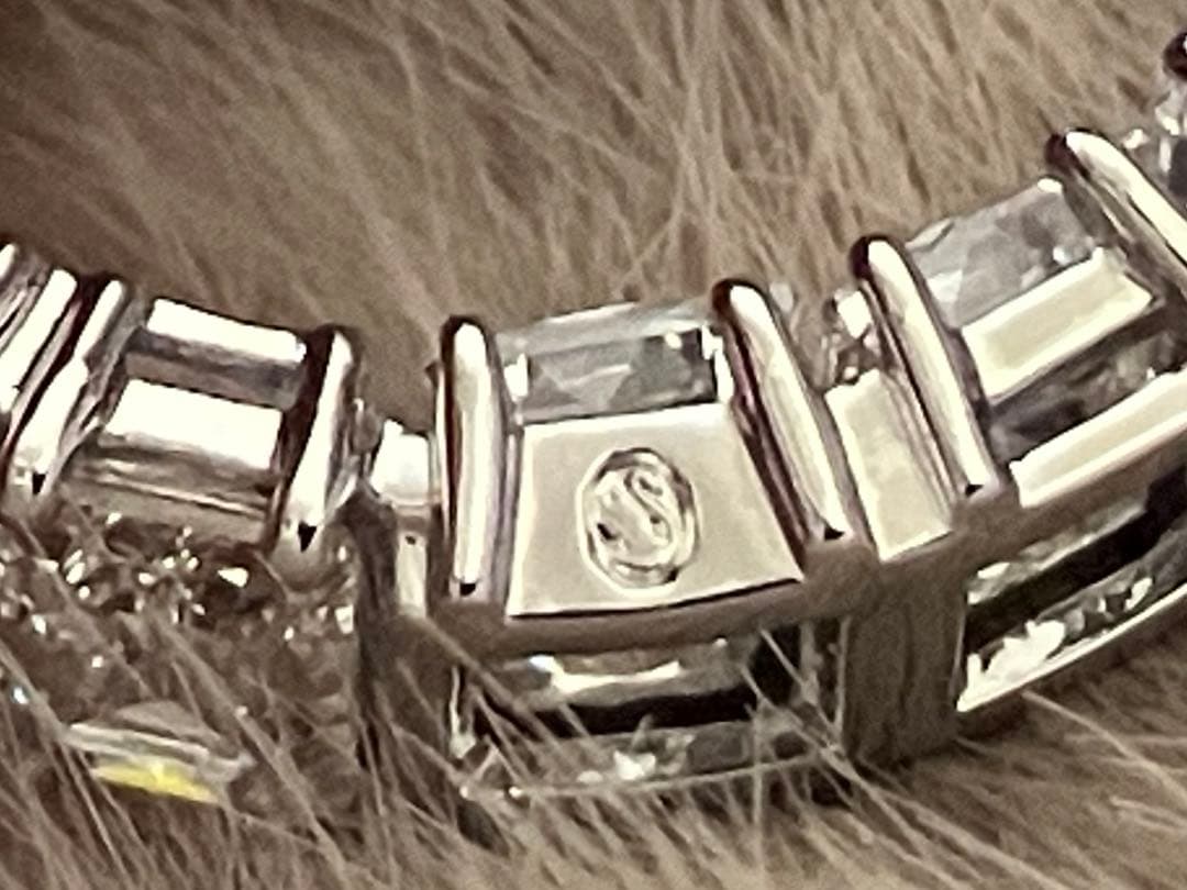 【未使用に限りなく近い】スワロフスキー　フープピアス　シルバー