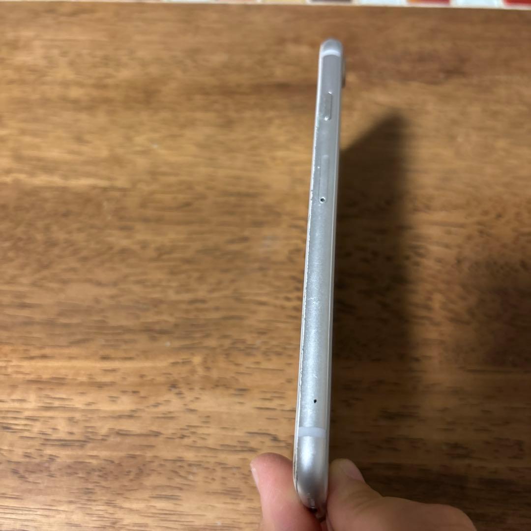 iPhone8 ホワイト 画面傷あり