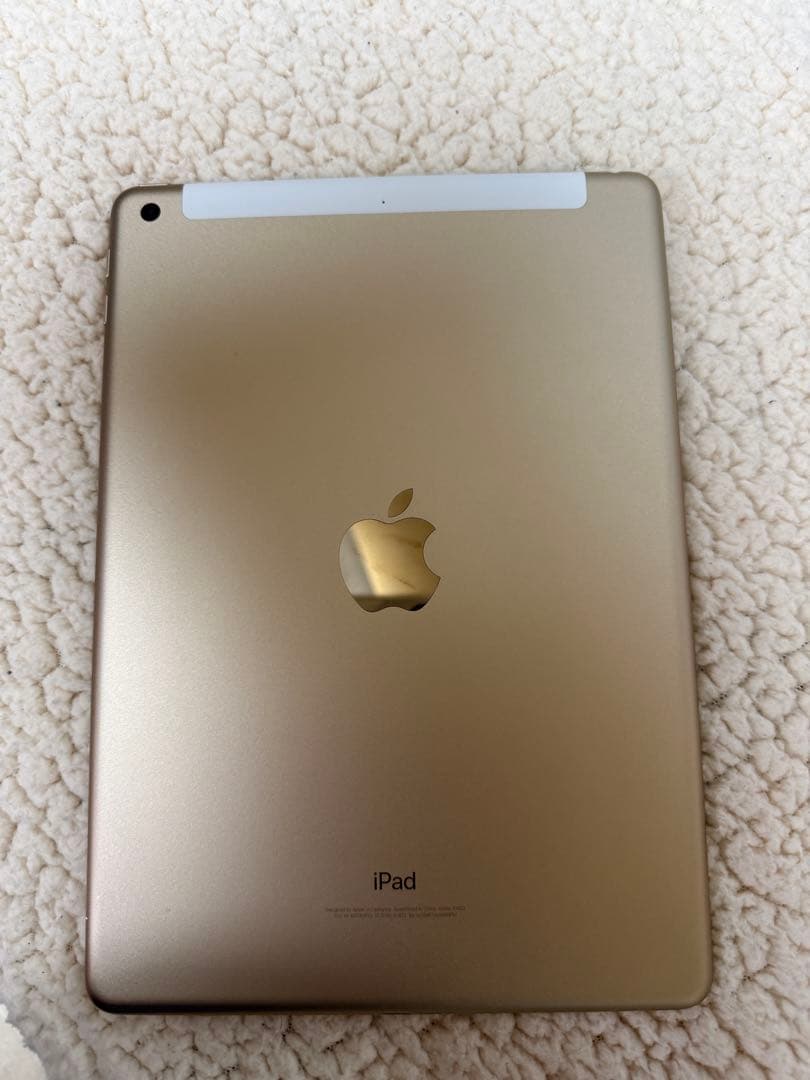 iPad Apple第5世代３２G Wi-Fi+celular ソフトバンク