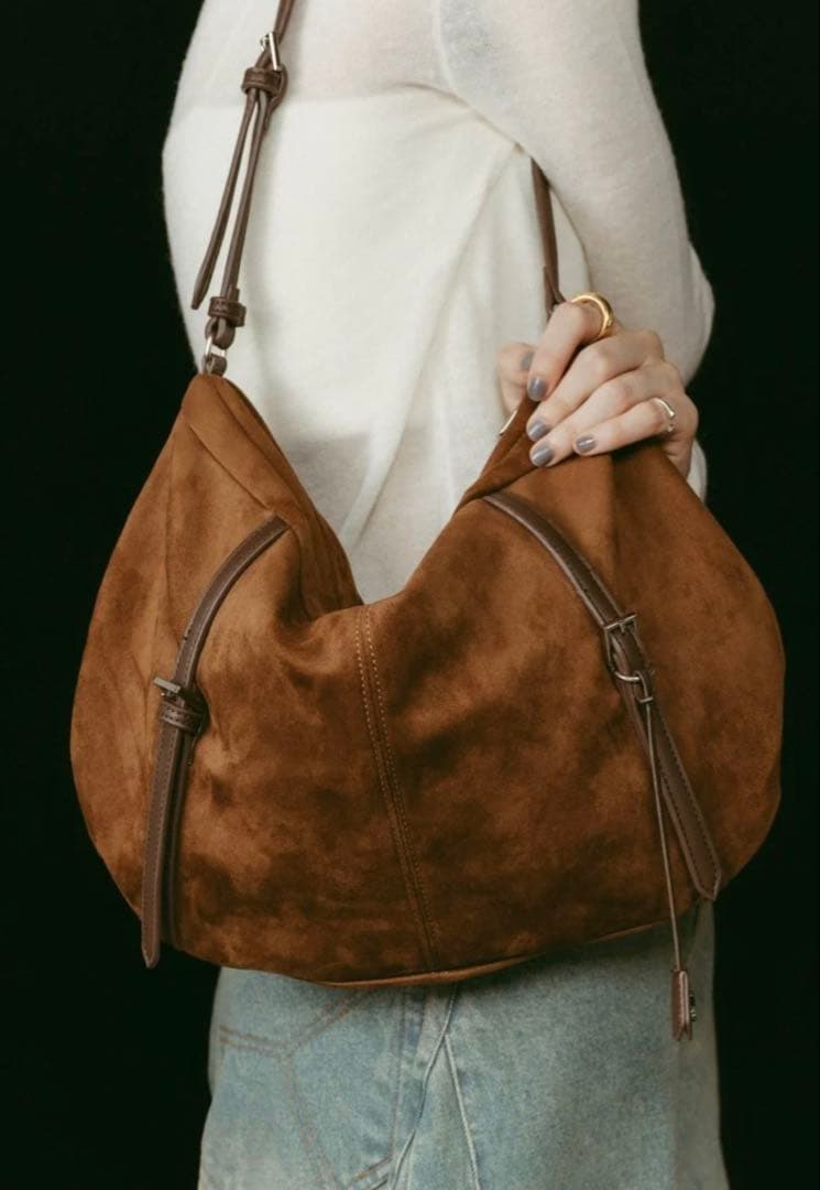 新品　クヌースマーフKnuth Marf suede moon bag