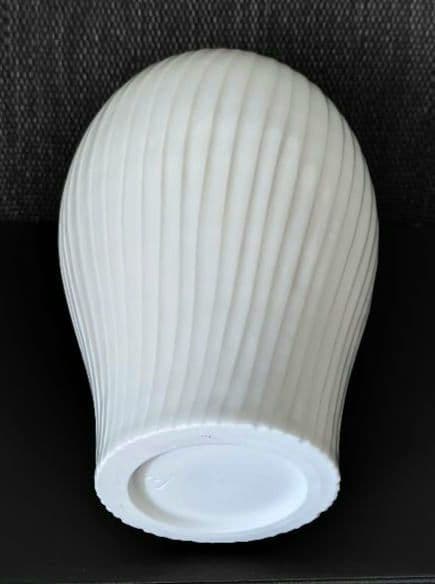 金井正　牙白磁彫文花瓶　師人間国宝清水卯一