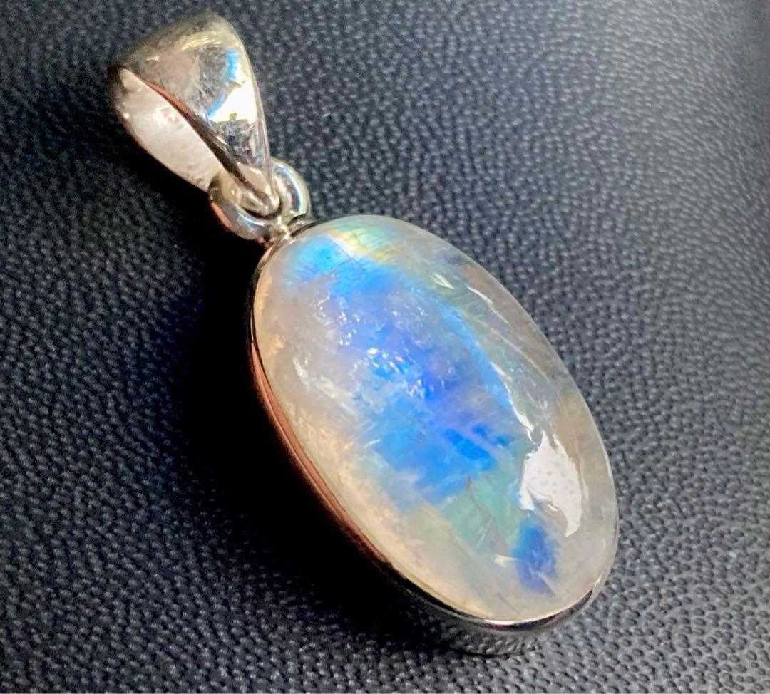 かな様用　月の女神が創造した愛の守護石　虹のロイヤルシャインブルームーンストーン