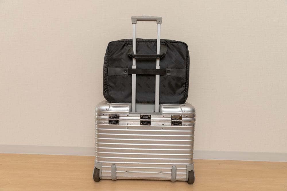 リモワ　パイロット　トロリー2輪 29L機内持込できます カナダ製