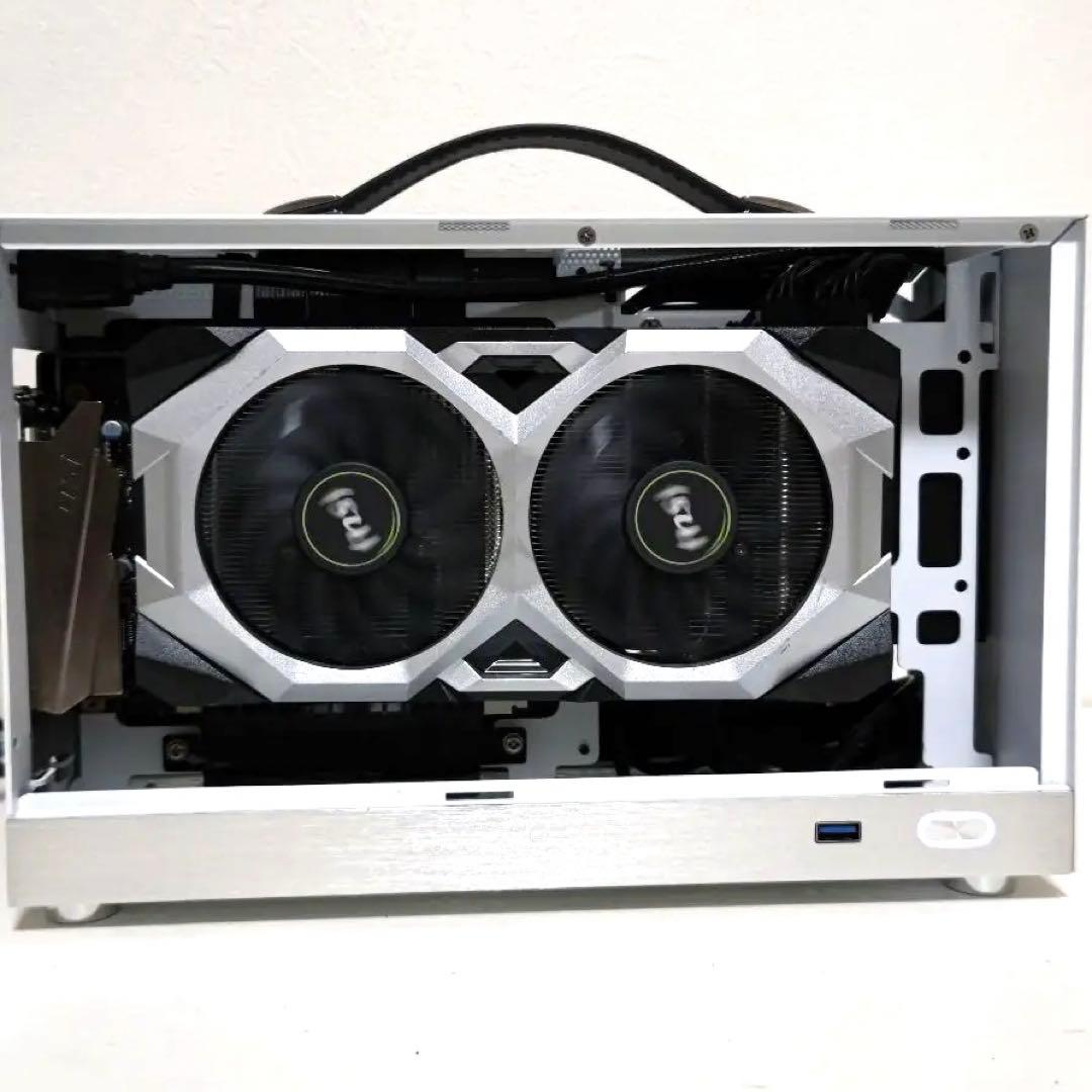 小型ゲーミングPC