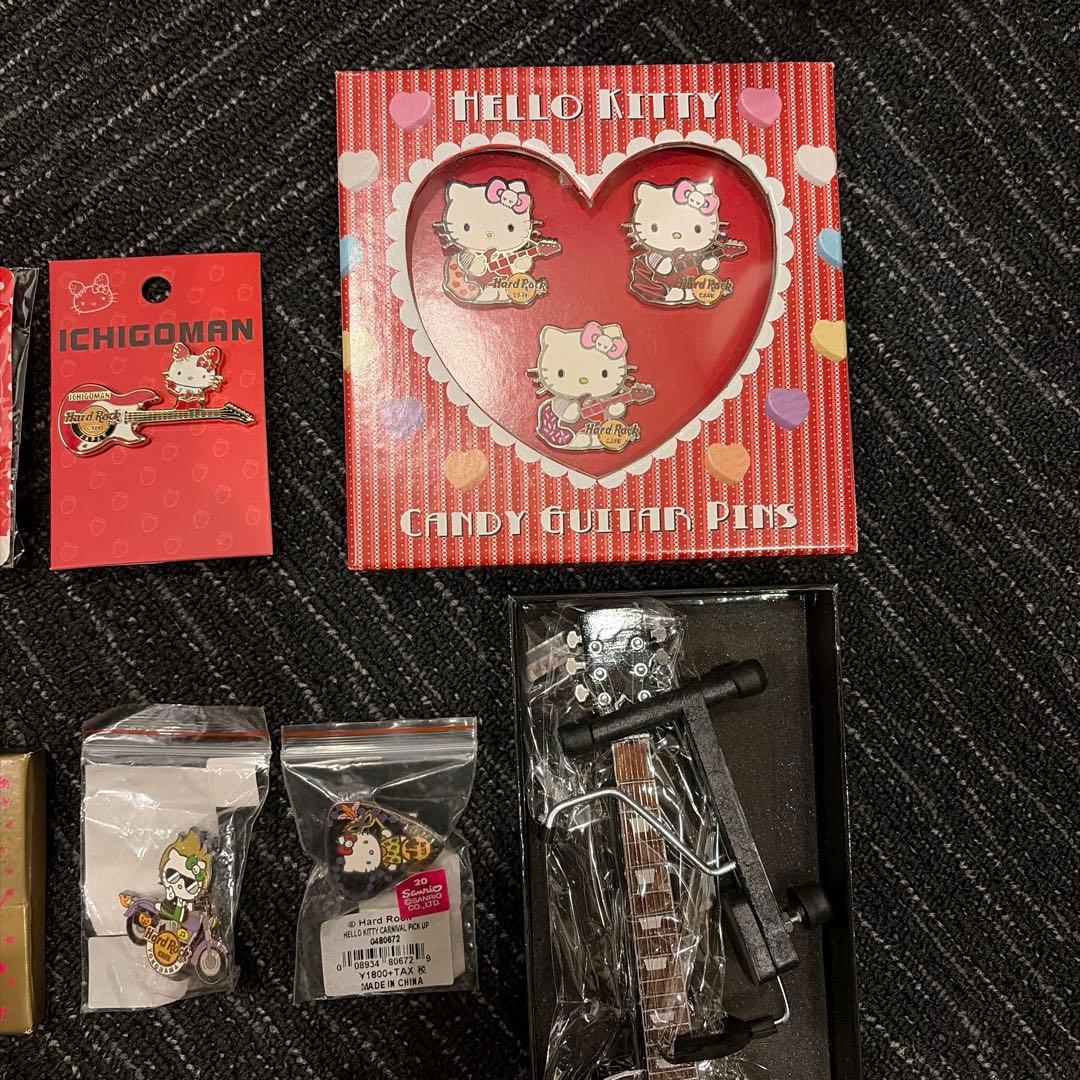 ハロー・キティHard Rock CAFE限定ピンバッジ(15点+おまけ2点)